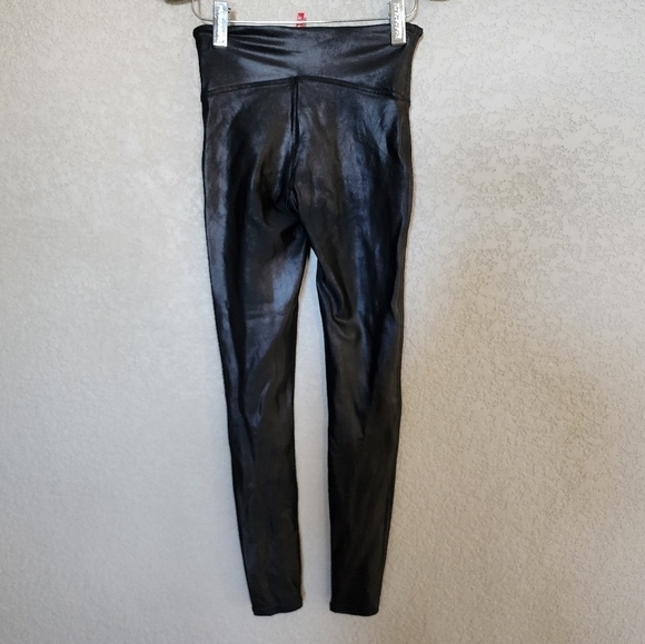 Spanx faux Leather leggings Size Small - Picture 4 of 5